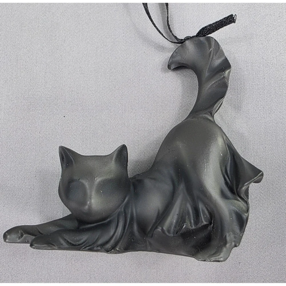 Cracker Barrel Exclusive Resin Ghost Black Cat Ornament NWT Halloween '25 Spooky